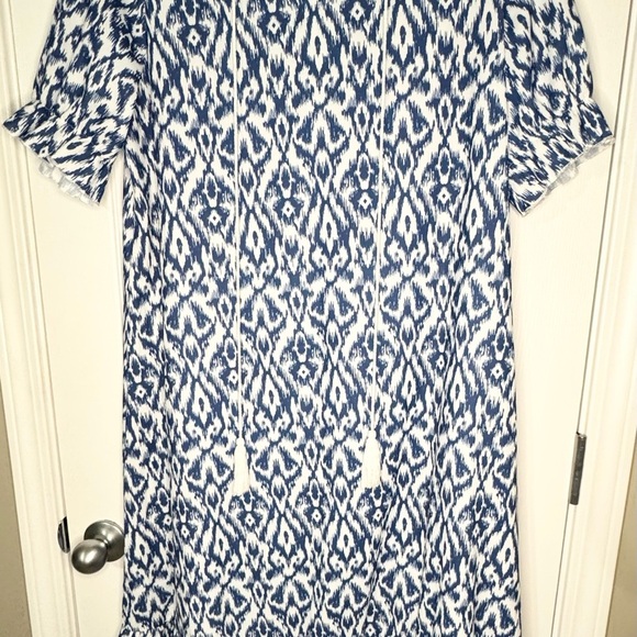 emery rose Dresses & Skirts - 5/$25 Emery Rose Blue and White Patterned Dress Sixe XL- Worn once